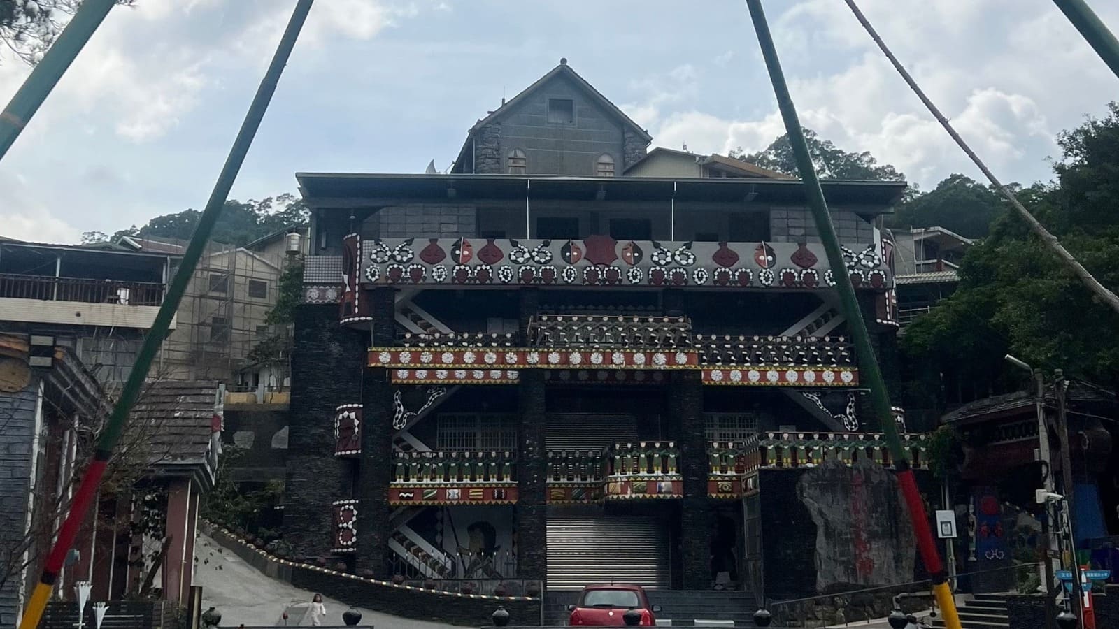 霧台原鄉文化：雲端上的魯凱神話